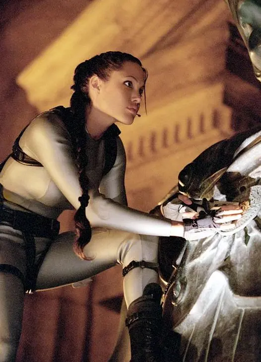 古墓丽影3电影来了？回顾安吉丽娜朱莉经典冒险